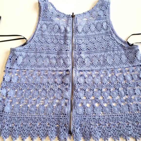 Boho crochet bundle of 3 tank style tops - Picture 6 of 13